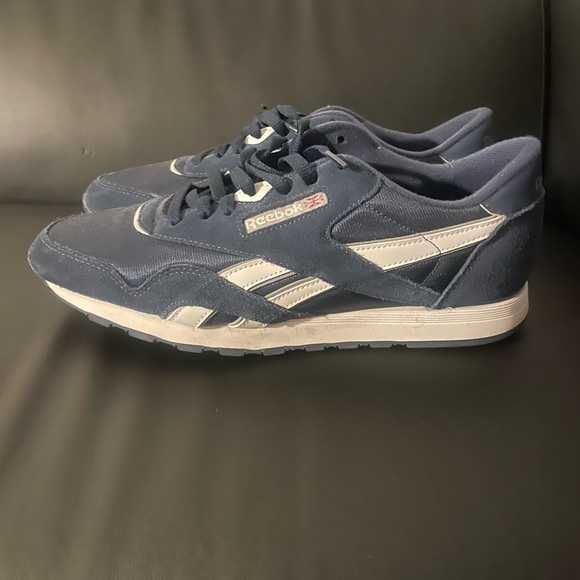 *Gently Used* Reebok Royal Ultra
Mens Size 11 - Picture 3 of 6